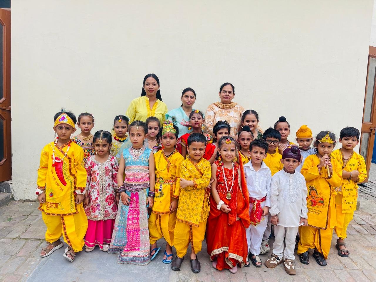 🦚✨ A Divine Krishna Celebration at DIAMOND PUBLIC SCHOOL 💙🪈 🌸 Where Little Hearts Celebrated the Spirit of Krishna! 🙏💫