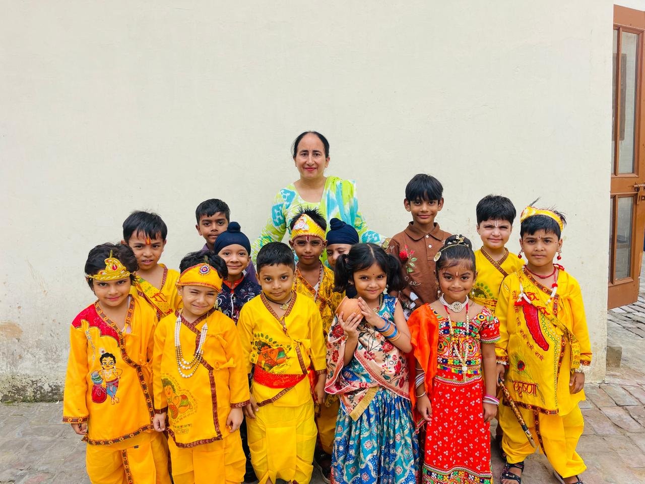 🦚✨ A Divine Krishna Celebration at DIAMOND PUBLIC SCHOOL 💙🪈 🌸 Where Little Hearts Celebrated the Spirit of Krishna! 🙏💫