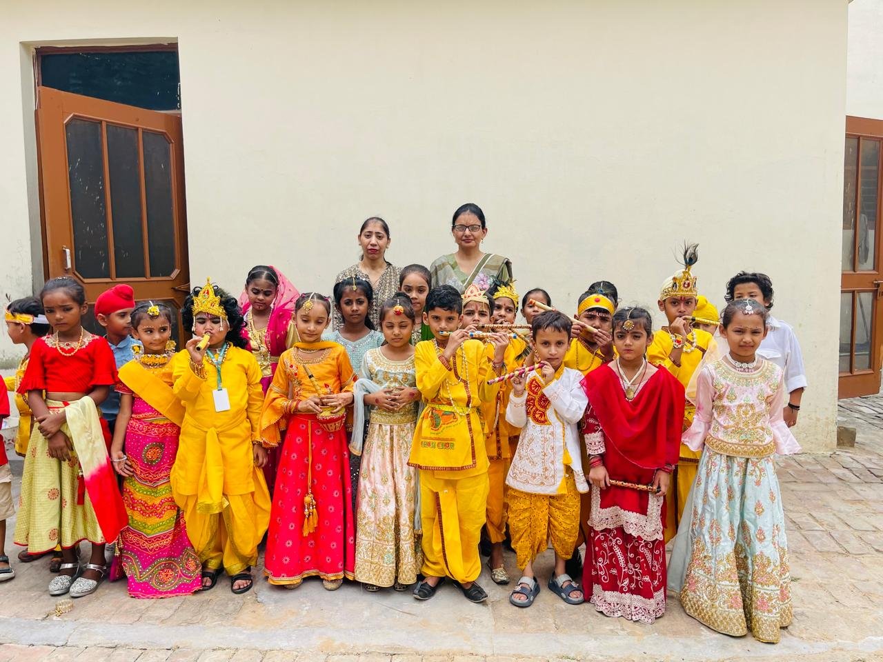 🦚✨ A Divine Krishna Celebration at DIAMOND PUBLIC SCHOOL 💙🪈 🌸 Where Little Hearts Celebrated the Spirit of Krishna! 🙏💫