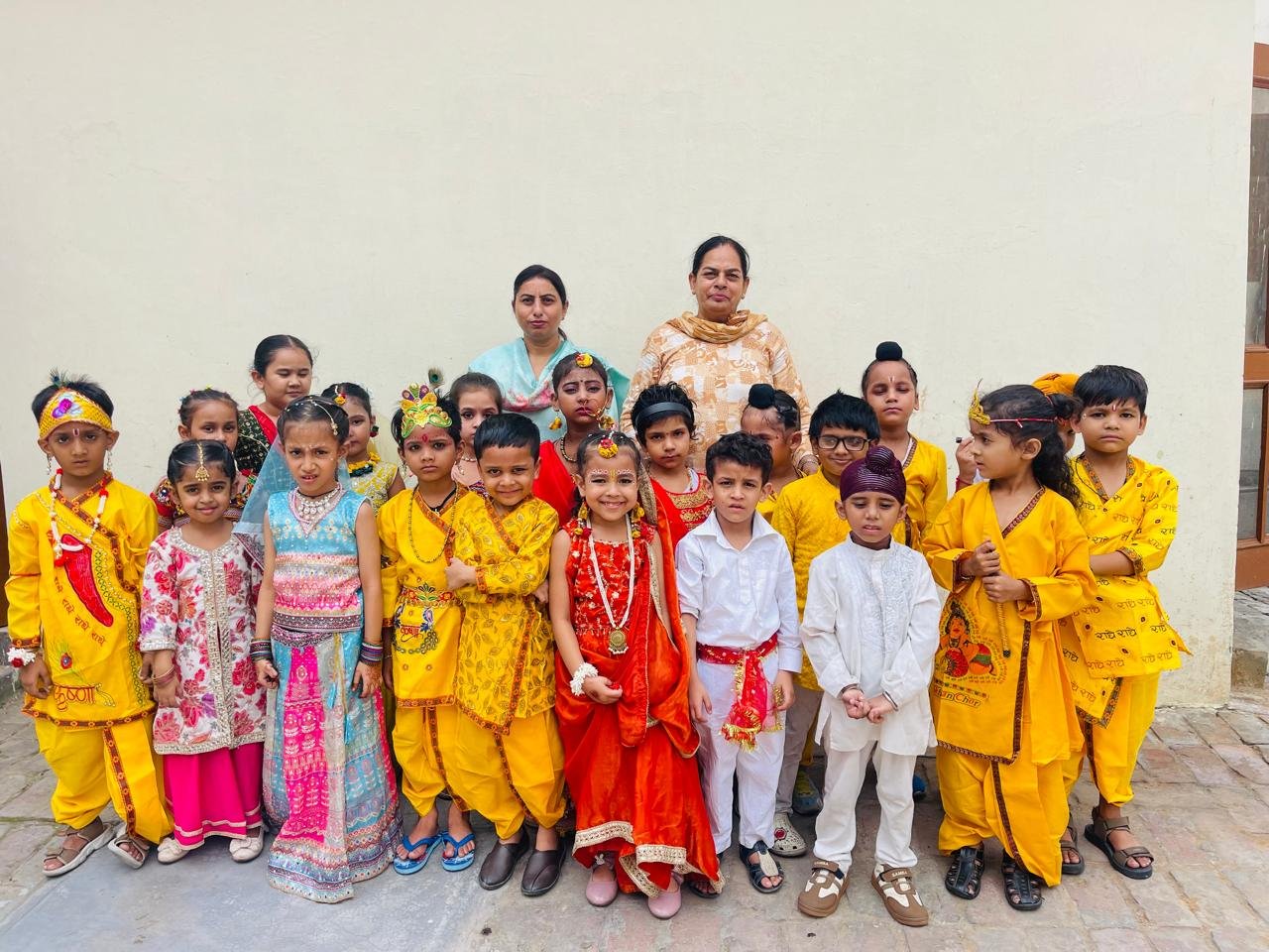 🦚✨ A Divine Krishna Celebration at DIAMOND PUBLIC SCHOOL 💙🪈 🌸 Where Little Hearts Celebrated the Spirit of Krishna! 🙏💫