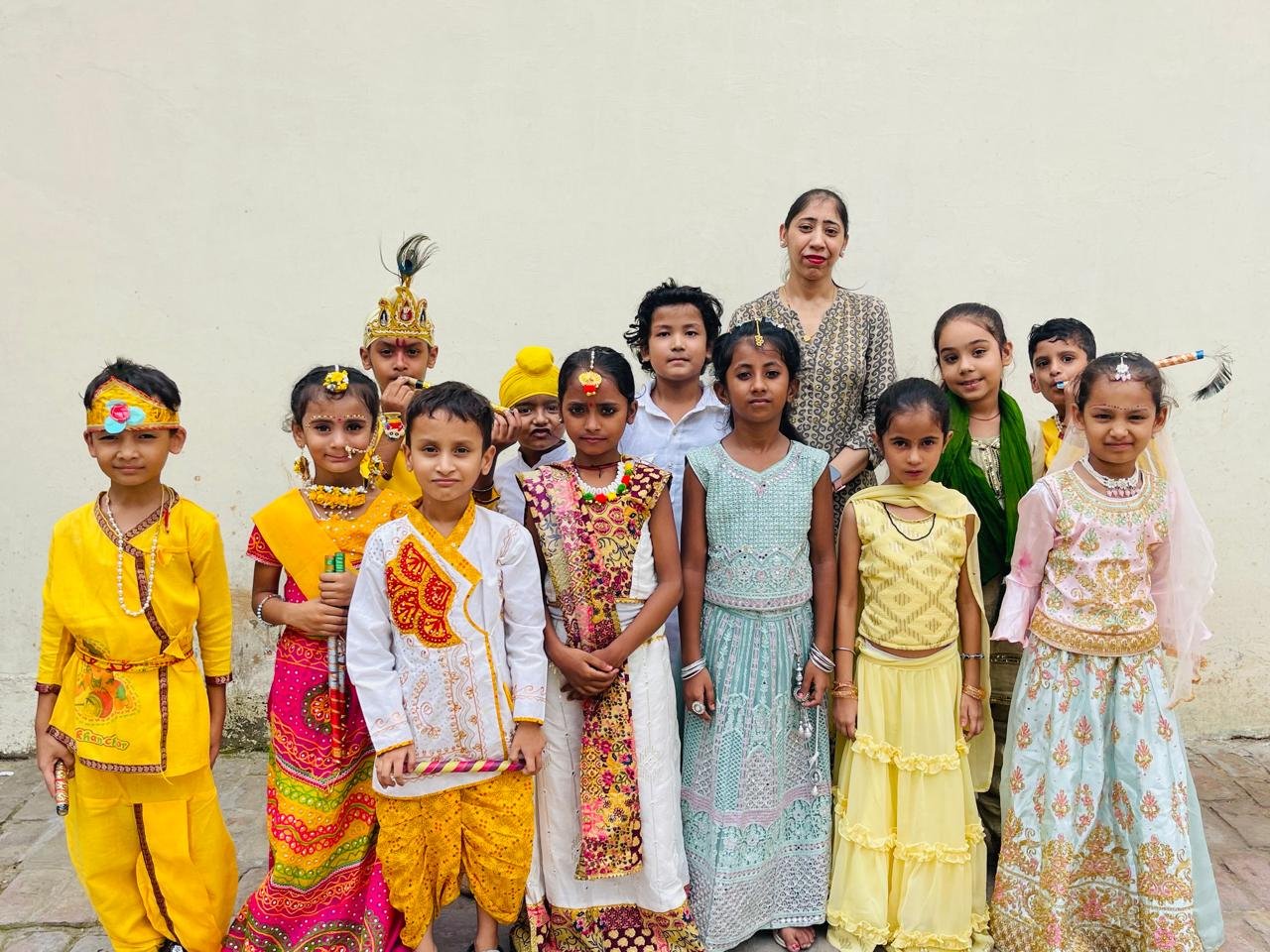 🦚✨ A Divine Krishna Celebration at DIAMOND PUBLIC SCHOOL 💙🪈 🌸 Where Little Hearts Celebrated the Spirit of Krishna! 🙏💫